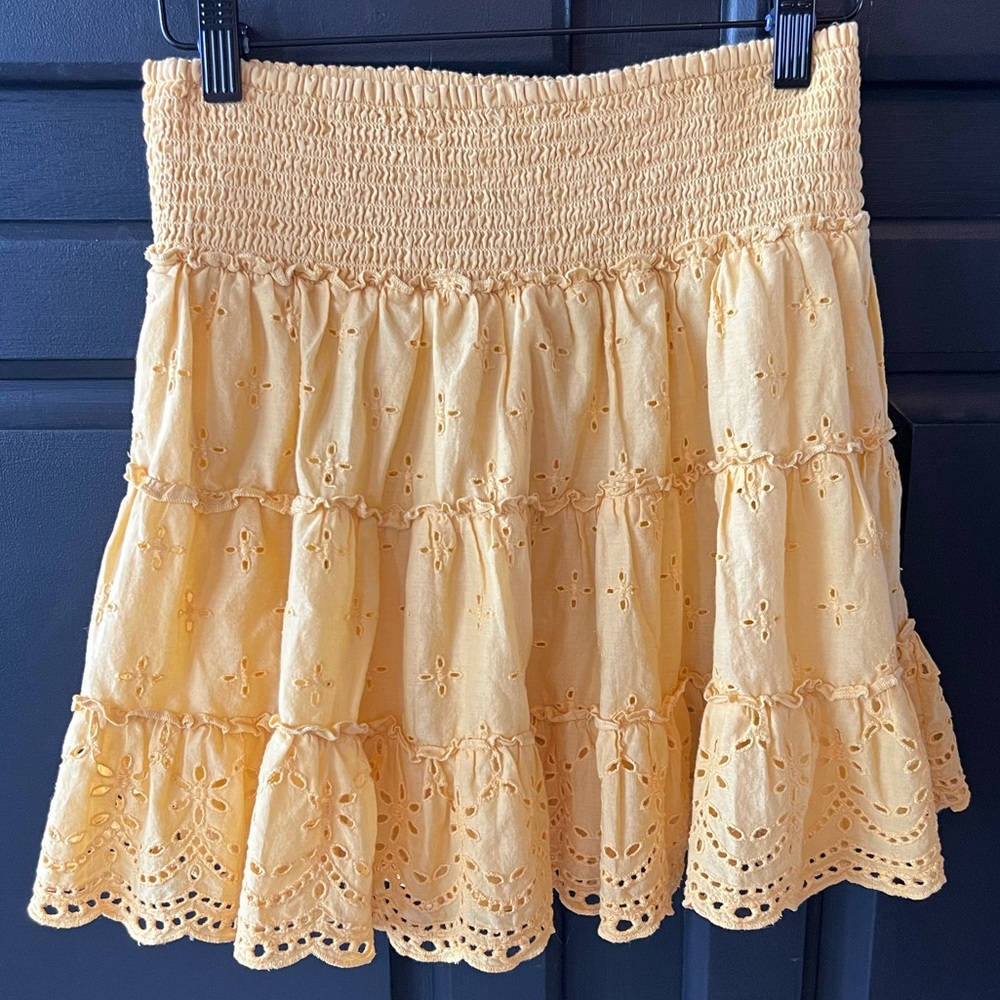 American Eagle Yellow Eyelet Tired Skirt Size XS
